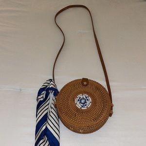 Wicker/straw round purse